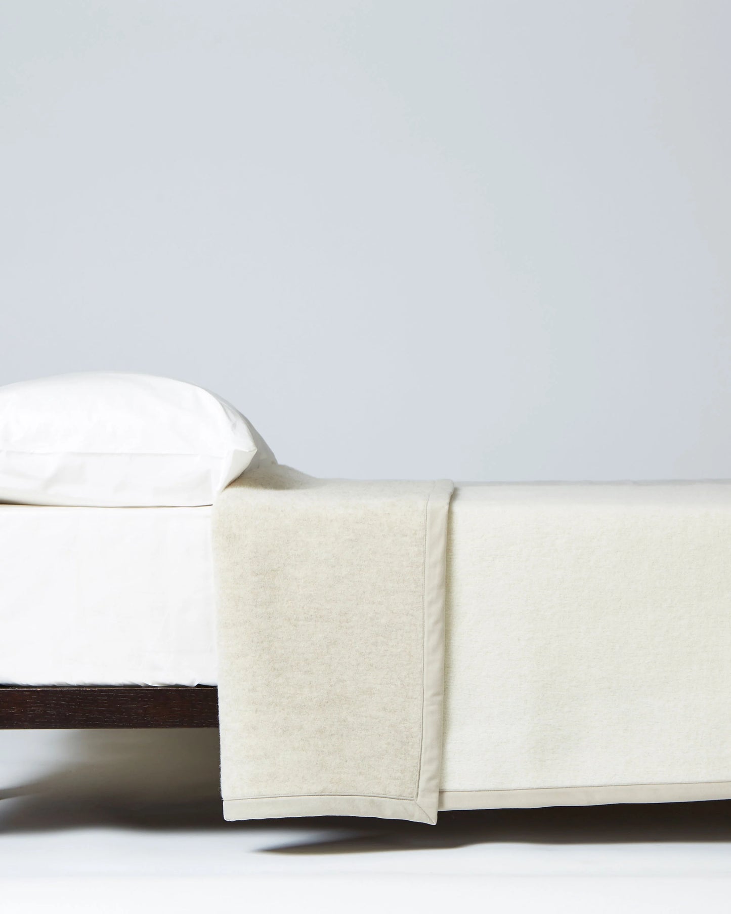Coperta Thema in Lana Vergine – Comfort Naturale, Eleganza Essenziale
