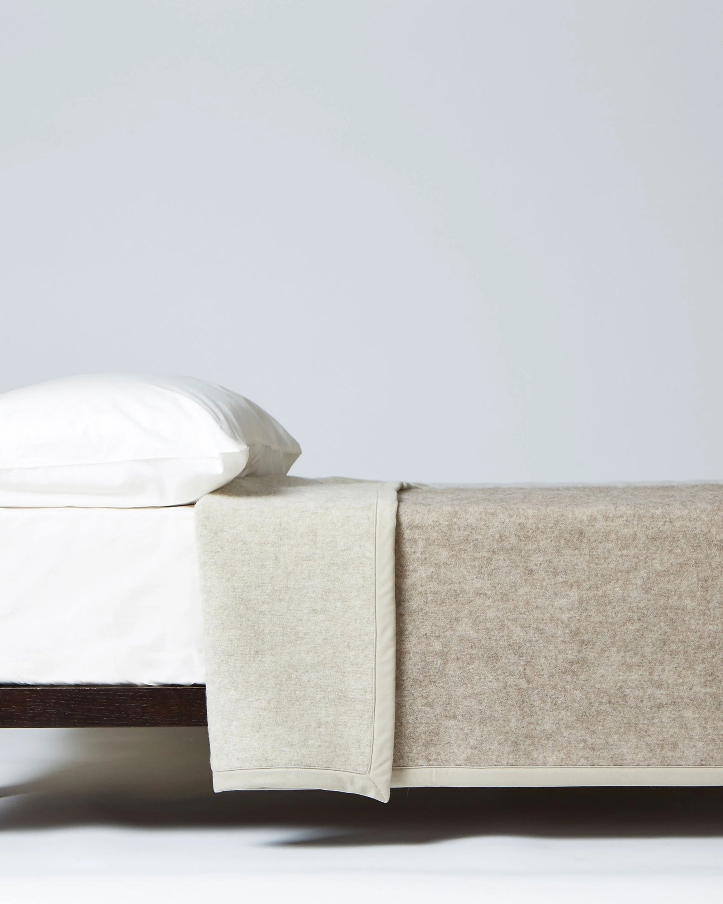 Coperta Thema in Lana Vergine – Comfort Naturale, Eleganza Essenziale