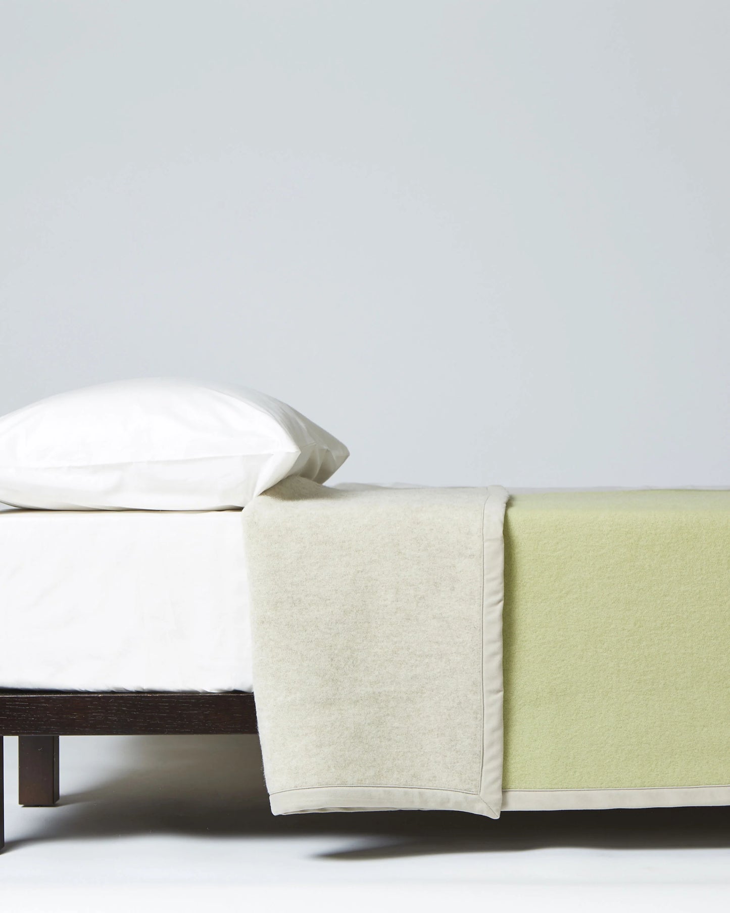 Coperta Thema in Lana Vergine – Comfort Naturale, Eleganza Essenziale