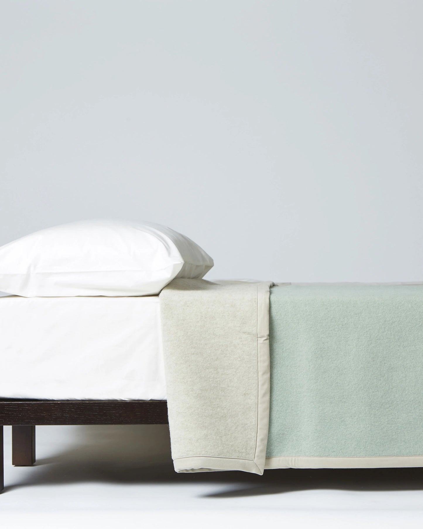 Coperta Thema in Lana Vergine – Comfort Naturale, Eleganza Essenziale