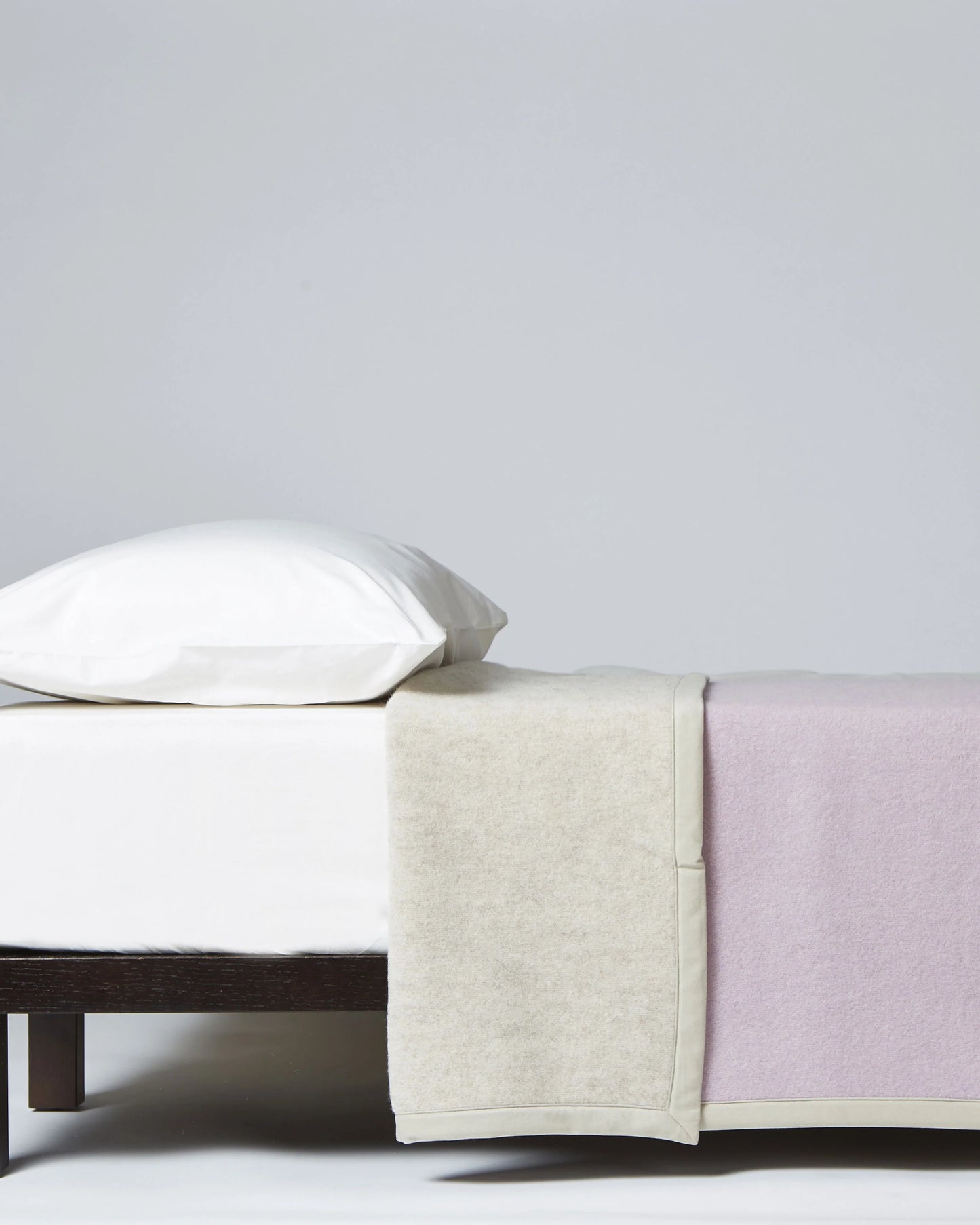 Coperta Thema in Lana Vergine – Comfort Naturale, Eleganza Essenziale