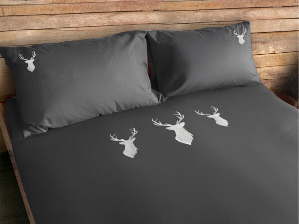 Parure Copripiumino Ricamato Deer in Cotone Satin – Elegante e Raffinata