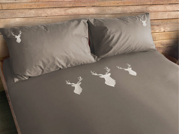 Parure Copripiumino Ricamato Deer in Cotone Satin – Elegante e Raffinata
