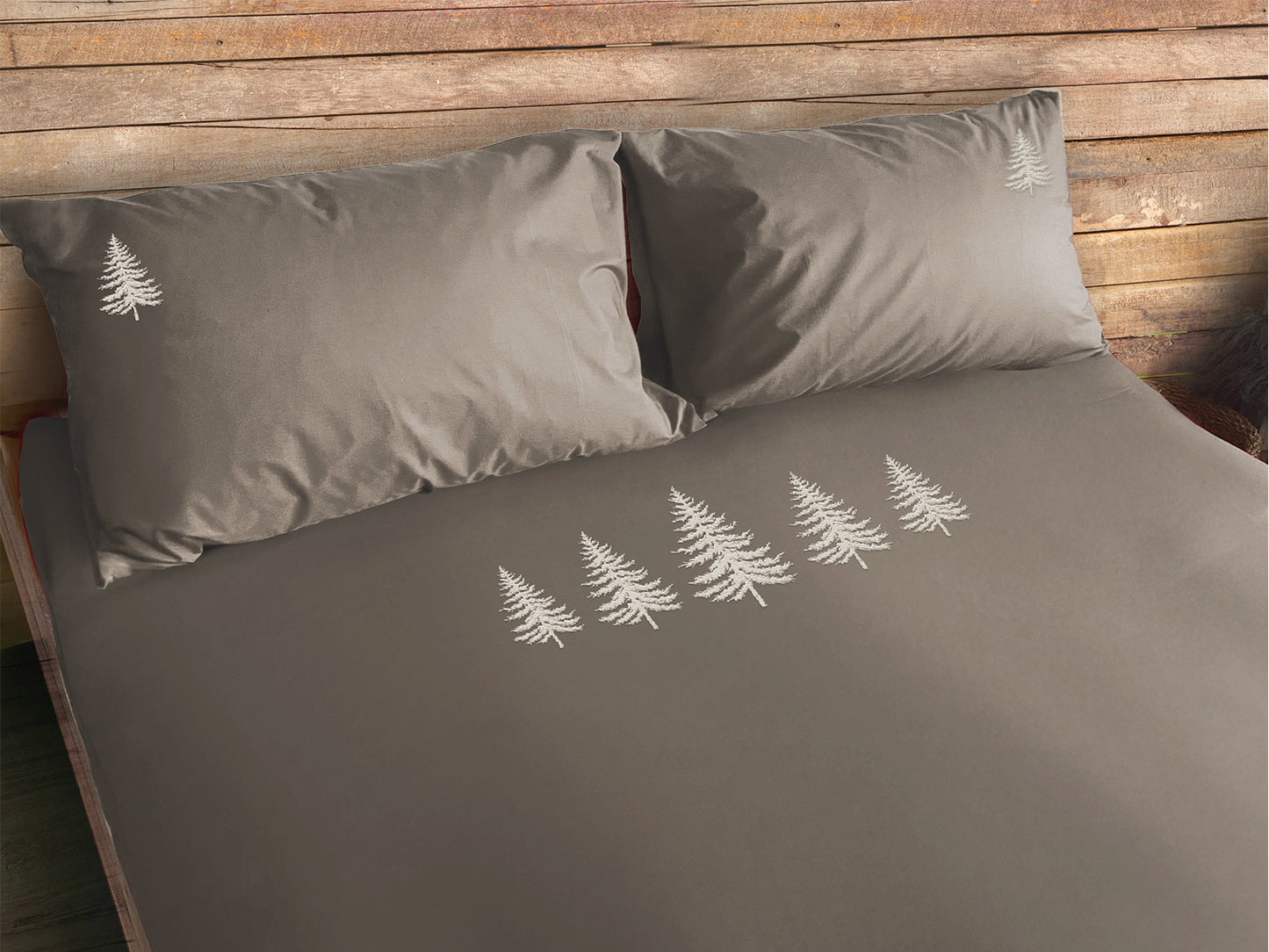 Parure Copripiumino Ricamato Tree in Cotone Satin – Stile e Raffinatezza