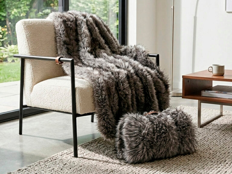 Plaid Coperta Daunex Fur Deluxe 130x160 cm - Morbida Coperta Effetto Pelliccia con Cinghia in Ecopelle