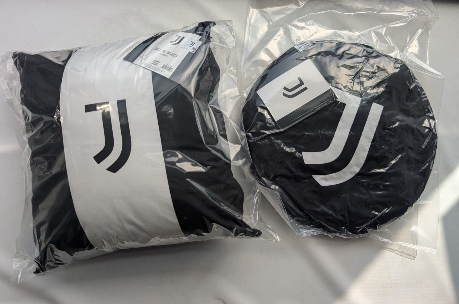 Cuscino Arredo Juventus Official Product - Quadrato o Sagomato Rotondo