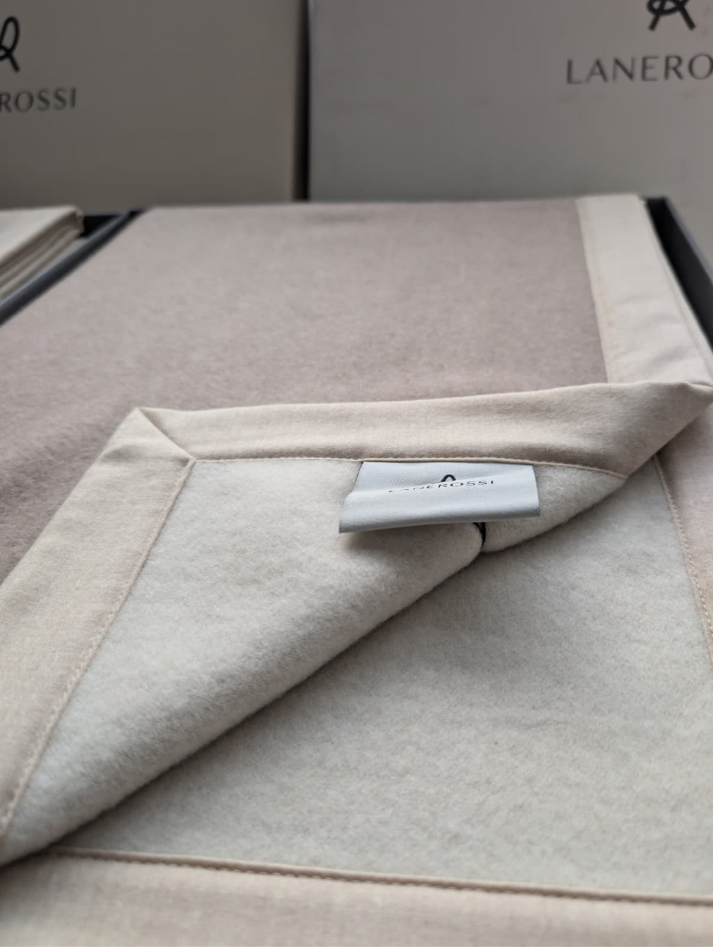 Coperta LANEROSSI "Fiordiloto" in Lana Merinos e Cashmere 250x220