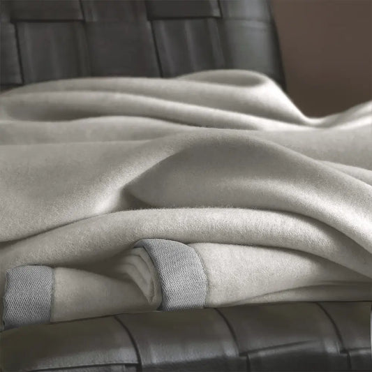 Coperta pregiata Nyima in 95% Cashmere e 5% Lana Vergine - 210x250 cm - SOMMA