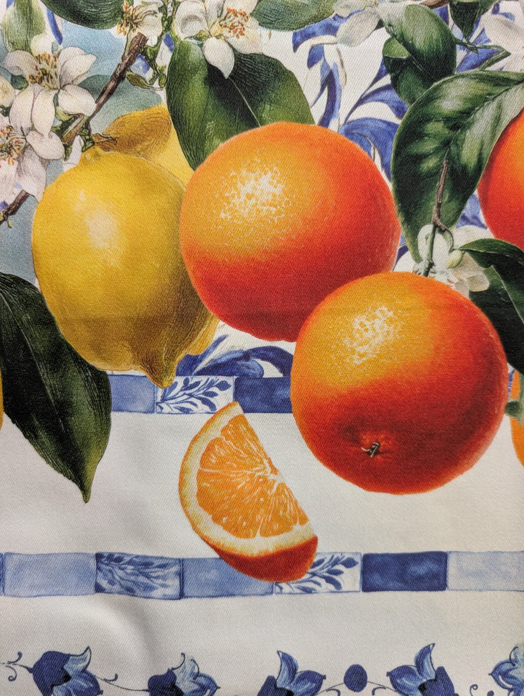 Tovaglia Vingi "Scelto da Benedetta Parodi" - Modello Tiffany 48 - Stampa Digitale Agrumi e Maioliche