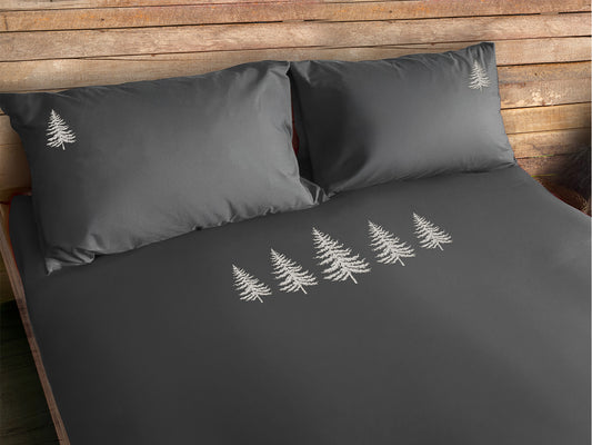 Parure Copripiumino Ricamato Tree in Cotone Satin – Stile e Raffinatezza