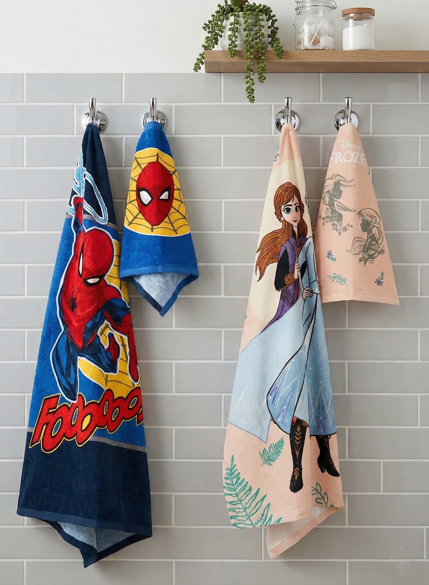 Set 2 Asciugamani Bagno Disney e Marvel Hermet - Viso + Ospite | 100% Spugna di Cotone